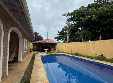 Casa · 262m² · 4 Quartos · 6 Vagas · Casa Ampla com 4 quartos na Praia da Enseada.