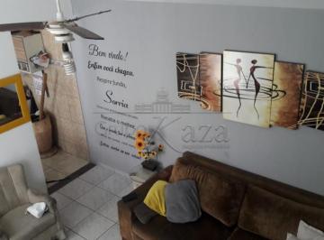 Casa · 175m² · 3 Quartos · 4 Vagas · Casa Sobrado em São José dos Campos