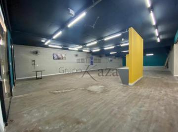 Comercial · 370m² · 5 Vagas · Prédio comercial com 550 m² de área construida