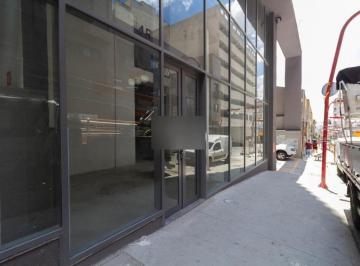 Comercial · 230m² · 2 Vagas · Loja na Rua Américo de Campos, N. 43 • 230 m²
