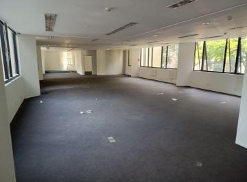 Comercial · 225m² · Sala comercial na Rua Geraldo Flausino Gomes, N. 61 - Conjunto 31 • 225 m²