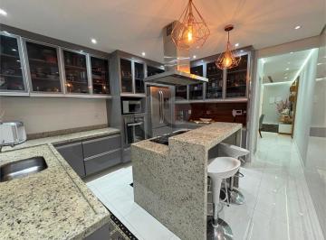 Casa · 215m² · 4 Quartos · 2 Vagas · Sobrado com 4 quartos à venda em Vila carrão - SP
