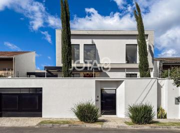 Casa · 242m² · 3 Quartos · 7 Vagas · CASA AMPLA EM RUA SEM SAÍDA COM 3 QUARTOS E 8 VAGAS