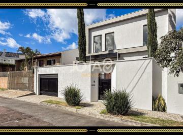 Casa · 242m² · 3 Quartos · 7 Vagas · CASA AMPLA EM RUA SEM SAÍDA COM 3 QUARTOS E 8 VAGAS