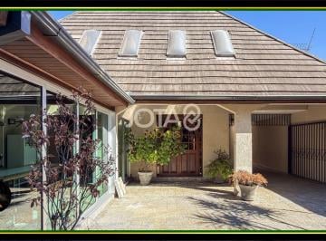 Casa · 330m² · 3 Quartos · 4 Vagas · Casa à venda - em Vista Alegre