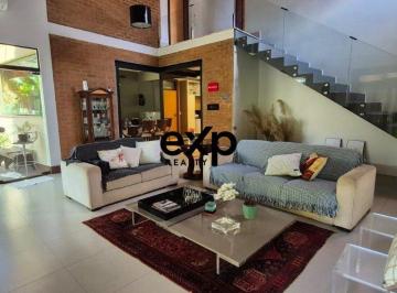 Casa · 350m² · 4 Quartos · 6 Vagas · Casa para locação no Condomínio Santa Fé | Alto padrão, mobiliada e cercada por natureza - 4 suties 