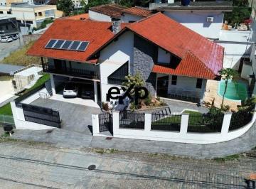 Casa · 239m² · 4 Quartos · 2 Vagas · Casa na Rua dos Caçadores com 4 dormitorios