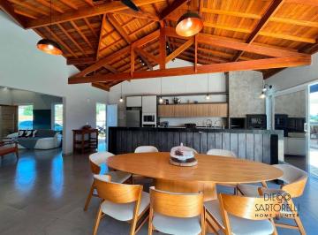 f8657e0a1043dd8d28bdd23951325e30b665f3f8 · Chácara com 4 dormitórios, 1280 m² - venda por R$ 1.540.000,00 ou aluguel por R$ 7.898,00/mês - Resi