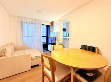 Apartamento de 2 quartos, Curitiba · Apartamento Água Verde, ensolarado, lindamente mobiliado, 2 dormitórios, 45 m² privativos, 1 vaga
