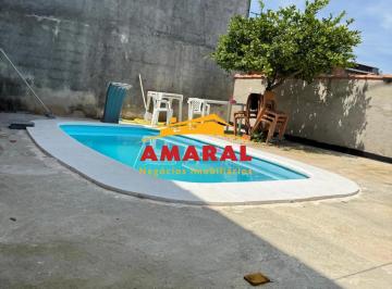 Casa · 84m² · 2 Quartos · 3 Vagas · Viva Momentos Inesquecíveis: Casa com Piscina e Lazer Completo! Conforto, espaço e o quintal dos seu