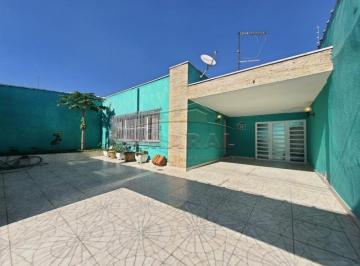 Casa · 185m² · 4 Quartos · 4 Vagas · Casa à Venda e Locação no Centro de Suzano 4 quartos 2 Suítes, Varanda e 4 Vagas