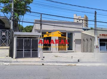 Comercial · 262m² · 2 Quartos · 4 Vagas · Excelente Ponto Comercial com Salão e Casa de 2 Dormitórios na melhor localização de Mogi das Cruzes