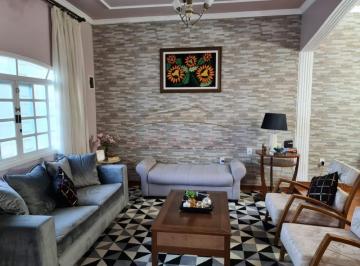 Casa · 258m² · 3 Quartos · 4 Vagas · Sobrado em Jardim Modelo Suzano 3 Quartos (1 Suíte com Closet), Escritório, Churrasqueira e 4 Vagas