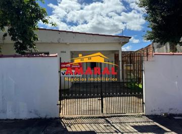 Casa · 80m² · 2 Quartos · 4 Vagas · Oportunidade Única Terreno com Casa e 4 Vagas de Garagem, Jardim Imperador, Suzano.
