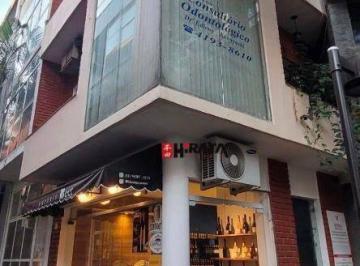 c8cbc33549e0cc17f608c533e45aa3c12fc9e159 · Sobrado triplex comercial para venda, 172 m2, Centro Comercial de Alphaville.