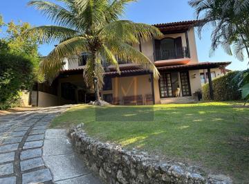 Foto 01 · Casa de Luxo à Venda em Condomínio Exclusivo em Badu, Niterói-RJ: 4 Suítes, 5 Vagas, Área de Lazer C