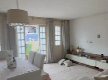 202604291158423519.jpg · Casa para Venda em Carapicuíba, Vila Menk, 2 dormitórios, 1 suíte, 2 banheiros