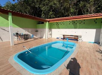 Rural de 3 quartos, Itanhaém · Chácara com 3 quartos e piscina em Itanhaém.