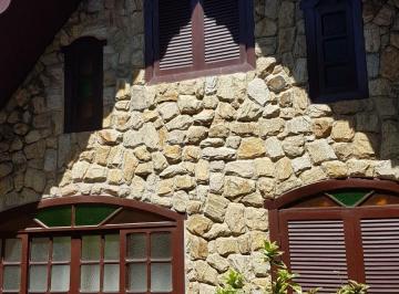 Casa de 2 quartos, Tamoios · Vendo ou alugo Chalé 24 no cond. Verão Vermelho
