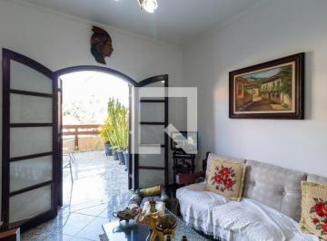 Esta encantadora casa com 4 quartos e varanda oferece um ambiente aconchegante e · Casa à Venda - Água Fria, 4 Quartos, 200 m2