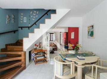 Localizada no vibrante bairro do Maranhão, em São Paulo, esta casa oferece uma c · Casa à Venda - Tatuapé, 3 Quartos,  140 m2