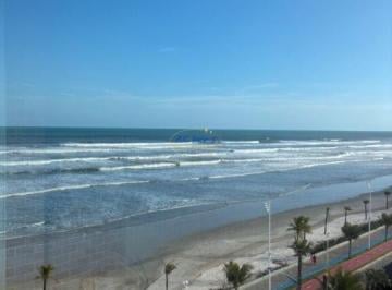 Apartamento · 82m² · 2 Quartos · 1 Vaga · Apartamento 2 dorms em Prédio Frente Mar - Mobiliado e Financia!