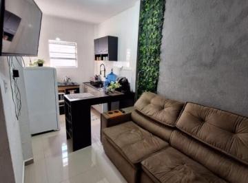 Apartamento · 43m² · 1 Quarto · 1 Vaga · Lindo Kitão Dividido para 2 dorms - apenas 200mts do mar e Aceita Financiamento.