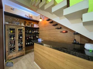 Casa · 254m² · 4 Quartos · 6 Vagas · Sobrado em Vila Caiçara  -  Piscina e Churrasqueira! No Centro do Caiçara!!