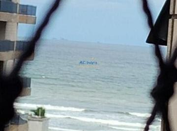 Apartamento · 70m² · 2 Quartos · 1 Vaga · Apartamento 2 dorms do Ladinho da Praia! Com varanda - Lazer!