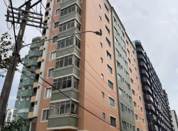 Apartamento · 100m² · 3 Quartos · 1 Vaga · Apartamento 3 dorms em Prédio Frente Mar na Ocian - R$ 420mil!