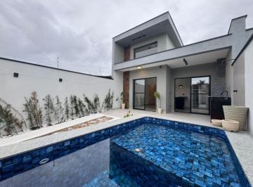 Casa de 2 quartos, Itanhaém · Casa na praia com piscina e 2 quartos em Itanhaém.