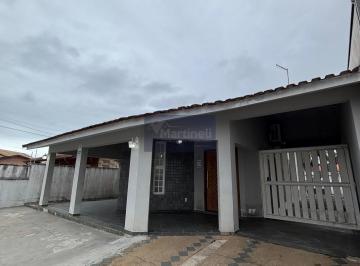 Foto 01 · Casa à Venda em Itanhaém-SP, Bairro Grandesp: 3 quartos, 1 suíte, 3 vagas de garagem, 118m² de área.