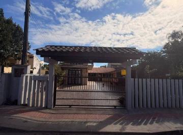 Casa · 214m² · 5 Quartos · 2 Vagas · Sobrado + casa no Balneário Jardim da Barra á 450 metros da praia em Itapoá-SC