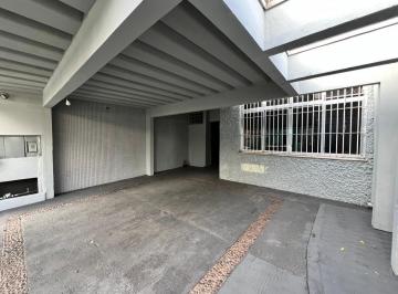 Comercial · 250m² · 2 Vagas · Ponto Comercial para aluguel na Chácara Santo Antônio, 3 banheiros, 2 vagas e 300m² de área!