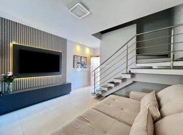 Casa · 109m² · 3 Quartos · 2 Vagas · Excelente geminado com 109,35m² e contém 3 quartos sendo 1 suíte a venda no bairro Espinheiros por R