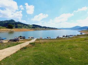 Foto 01 · Venda Terreno na Represa "pé na água" em Condomínio - Bragança Paulista