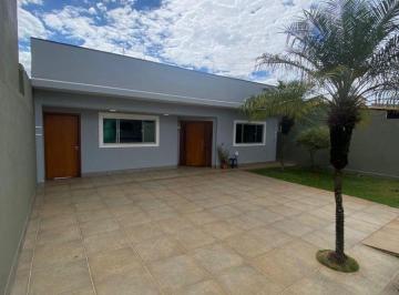 Casa de 4 quartos, Águas Claras · Casa de aluguel em Arniqueiras 4 quartos | Armários planejados | Churrasqueira