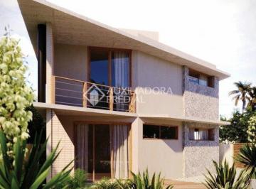 Casa · 137m² · 3 Quartos · 2 Vagas · Casa de alto padrão a 5 minutos da praia dos Açores