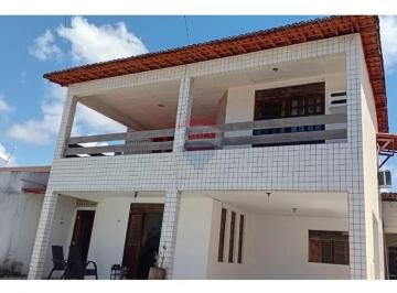 Apartamento · 165m² · 3 Quartos · Duplex em Pajuçara: Conforto, Lazer e Segurança