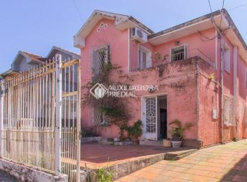 Casa · 109m² · 4 Quartos · 2 Vagas · Charmosa casa antiga no coração do Menino Deus