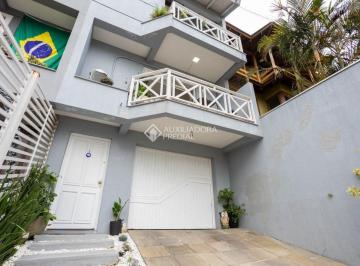 Casa · 204m² · 3 Quartos · Excelente casa em condominio! Segurança e qualidade de vida!!