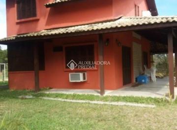 Casa · 150m² · 3 Quartos · 2 Vagas · Auxiliadora Predial aluga Casa rodeada pela natureza exuberante nos Ingleses do Rio Vermelho.