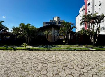 Casa · 381m² · 3 Quartos · 8 Vagas · Casa em Centro - Guaratuba, PR