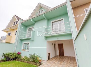 Casa · 142m² · 3 Quartos · 2 Vagas · Sobrado exclusivo no Capão Raso com três dormitóri