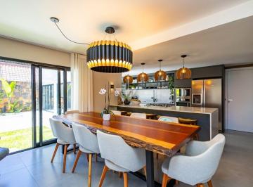 Casa de 3 quartos, Curitiba · CASA EM CONDOMÍNIO 3 QUARTOS 1 SUÍTE 3 VAGAS - 294M² - SANTA FELICIDADE