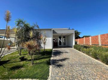 Casa · 400m² · 3 Quartos · 2 Vagas · Ponte Alta Norte Rua dos Pinheiros, Casa com 3 Suítes.