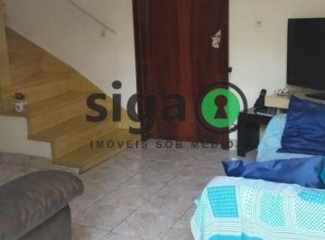 Casa · 180m² · 5 Quartos · 3 Vagas · Imóvel com 3 Casas e 3 Vagas Próximo à Av. Santa Catarina