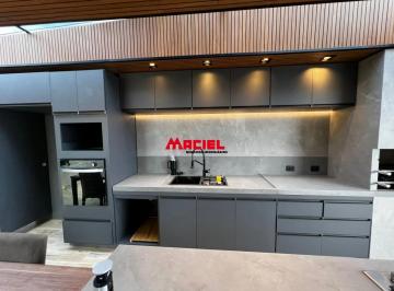 Apartamento · 200m² · 3 Quartos · 2 Vagas · Imóvel amplo, com excelente distribuição interna e planta diferenciada, proporcionando máximo aprove