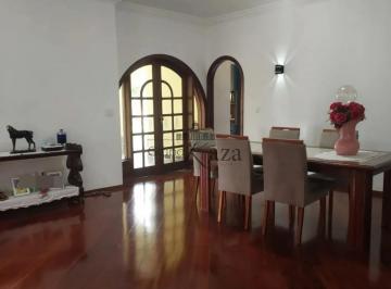 Casa · 892m² · 4 Quartos · 6 Vagas · Oportunidade - Casa Térrea - Condomínios Terras de Sant`Anna - Jardim Califórnia - 435m².