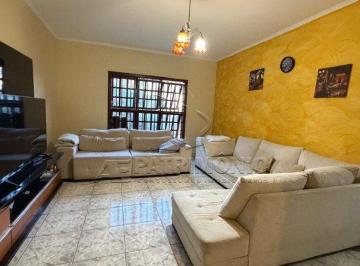 Casa · 250m² · 3 Quartos · SOBRADO,3 Dormitorio(s) Central Parque